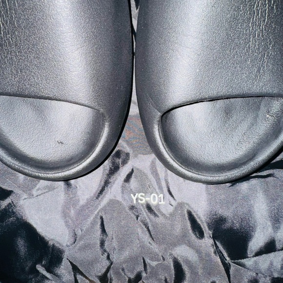 Yeezy Black Slide Sandals - Picture 3 of 5